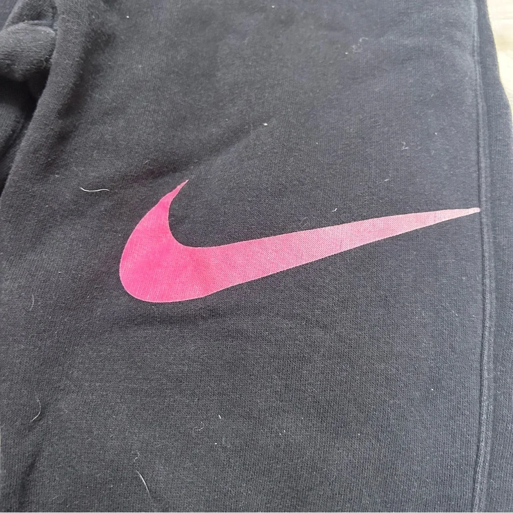 Size M Girls Pink & Black Nike Joggers E3